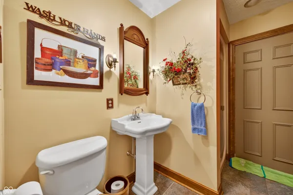 $799,000 | 995 East Skyline Drive, Brownstown, IN 47220