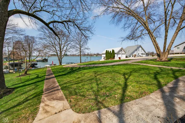 $799,000 | 995 East Skyline Drive, Brownstown, IN 47220