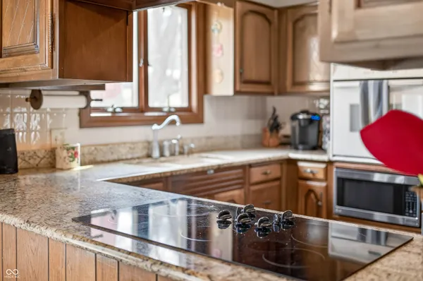 $799,000 | 995 East Skyline Drive, Brownstown, IN 47220