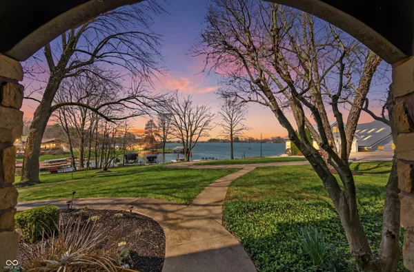 $799,000 | 995 East Skyline Drive, Brownstown, IN 47220