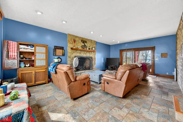 $799,000 | 995 East Skyline Drive, Brownstown, IN 47220