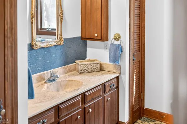 $799,000 | 995 East Skyline Drive, Brownstown, IN 47220