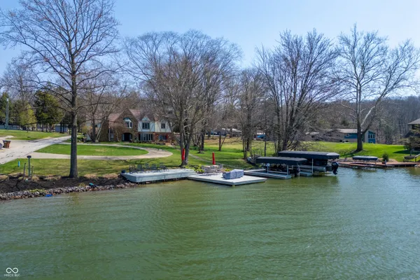 $799,000 | 995 East Skyline Drive, Brownstown, IN 47220