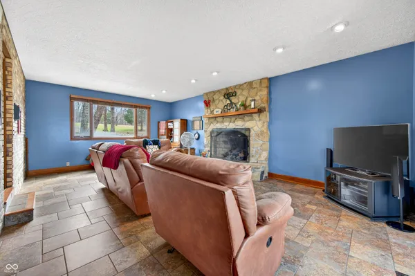 $799,000 | 995 East Skyline Drive, Brownstown, IN 47220