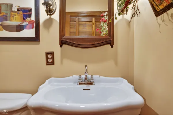 $799,000 | 995 East Skyline Drive, Brownstown, IN 47220