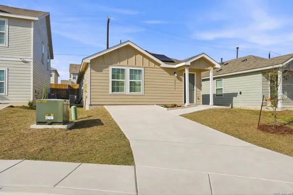 $1,475 | 10231 Mesa Medina, San Antonio, TX 78252