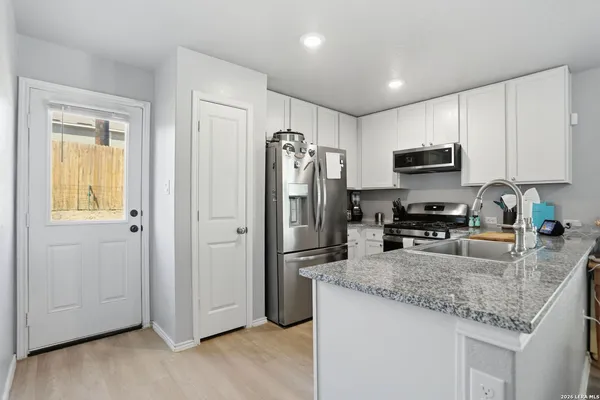 $1,475 | 10231 Mesa Medina, San Antonio, TX 78252