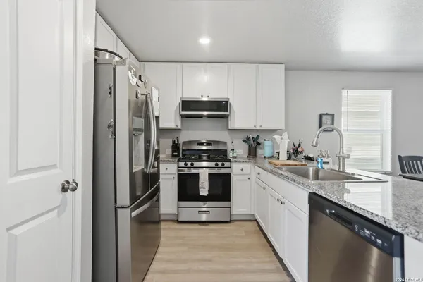 $1,475 | 10231 Mesa Medina, San Antonio, TX 78252