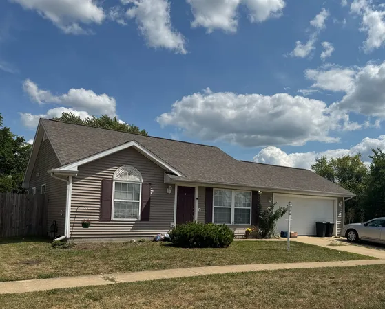$1,950 | 806 South Sunny Lane, Urbana, IL 61802