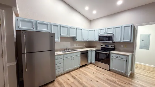 $1,950 | 806 South Sunny Lane, Urbana, IL 61802