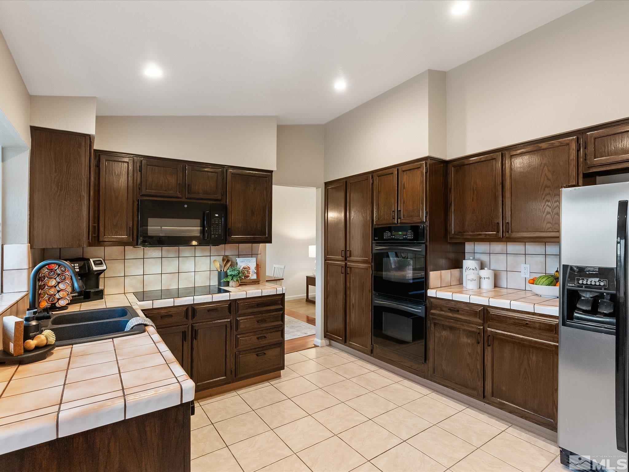 6350 Fairhaven Place Reno, NV 89523 - Photo 10 of 40 Photo 10