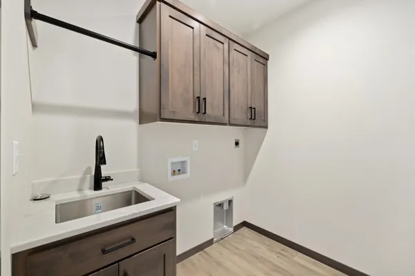 $699,900 | 3165 66th Avenue South, Fargo, ND 58104