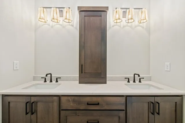 $699,900 | 3165 66th Avenue South, Fargo, ND 58104