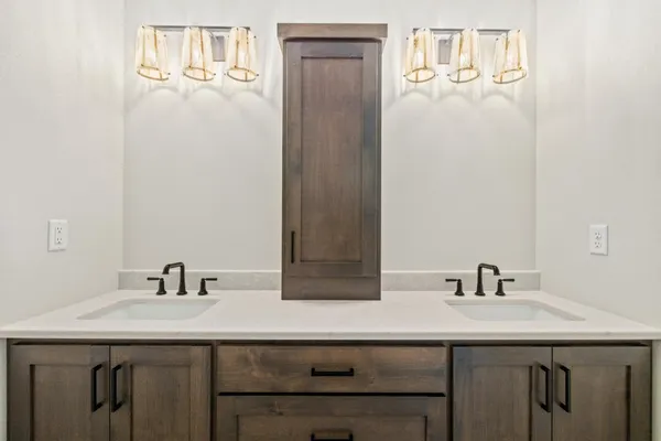 $699,900 | 3165 66th Avenue South, Fargo, ND 58104