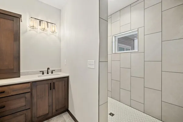 $699,900 | 3165 66th Avenue South, Fargo, ND 58104