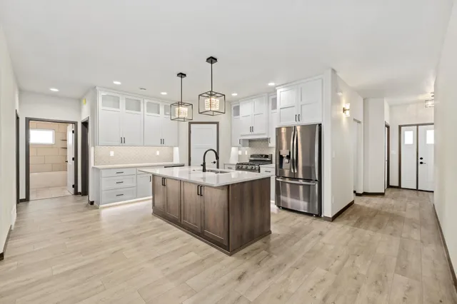 $699,900 | 3165 66th Avenue South, Fargo, ND 58104