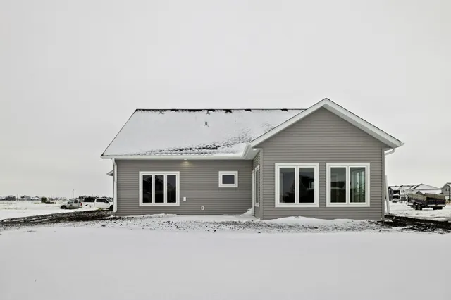 $699,900 | 3165 66th Avenue South, Fargo, ND 58104