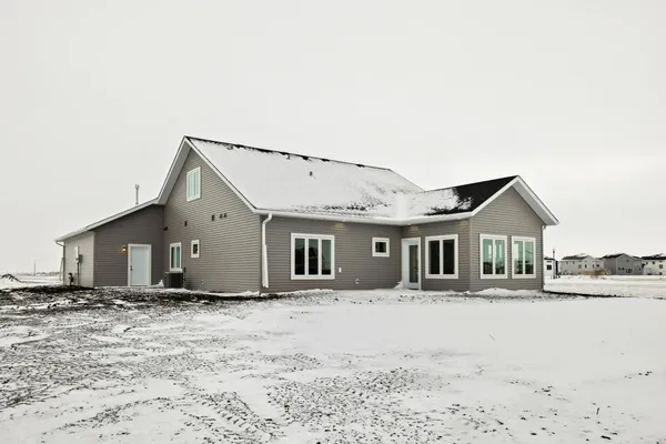 $699,900 | 3165 66th Avenue South, Fargo, ND 58104