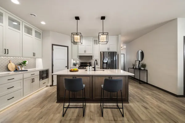 $699,900 | 3165 66th Avenue South, Fargo, ND 58104