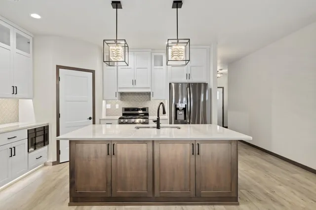 $699,900 | 3165 66th Avenue South, Fargo, ND 58104