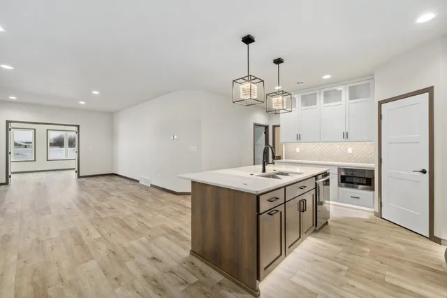 $699,900 | 3165 66th Avenue South, Fargo, ND 58104