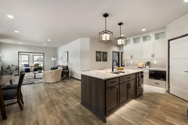 $699,900 | 3165 66th Avenue South, Fargo, ND 58104