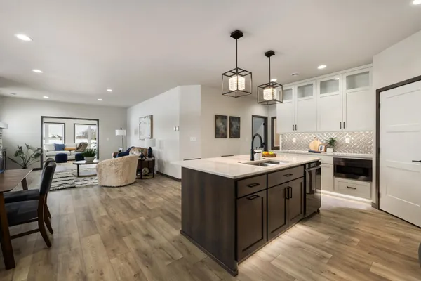 $699,900 | 3165 66th Avenue South, Fargo, ND 58104