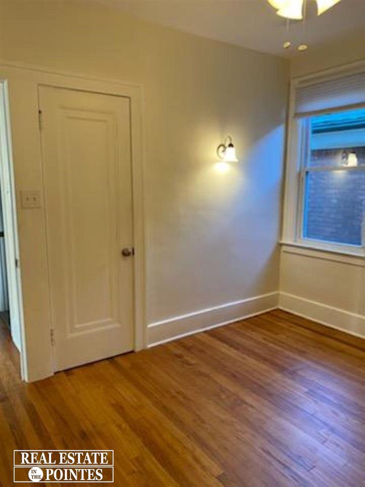 909-911 Nottingham Road Grosse Pointe, MI 48230 - Photo 4 of 9