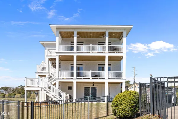 $2,600,000 | 2616 Lennoxville Road, Beaufort, NC 28516