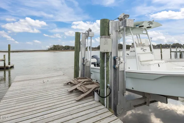 $2,600,000 | 2616 Lennoxville Road, Beaufort, NC 28516