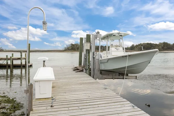 $2,600,000 | 2616 Lennoxville Road, Beaufort, NC 28516