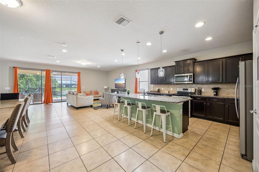 8875 Qin Loop Davenport, FL 33896 - Photo 9 of 35