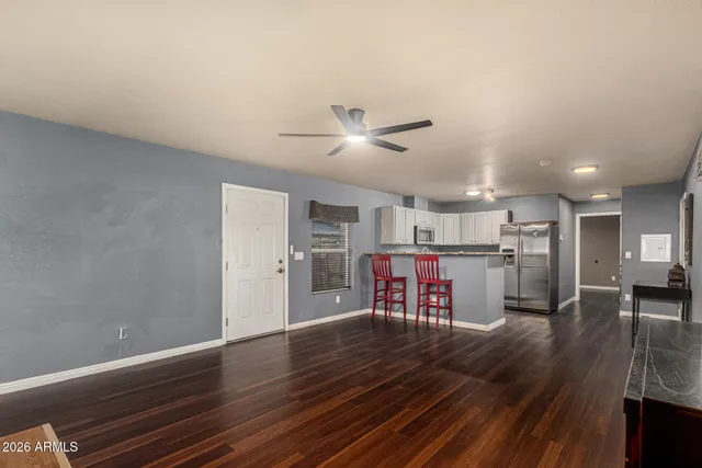 $1,799 | 17833 North 1st Place, Phoenix, AZ 85022