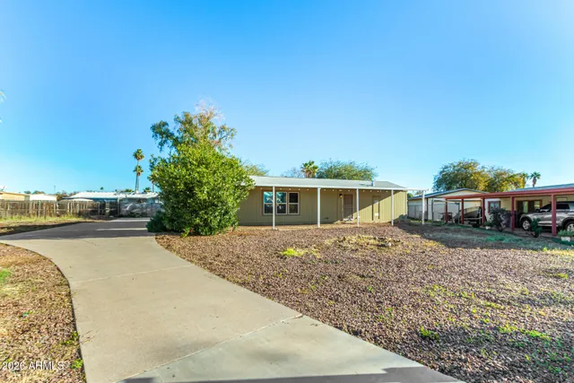 $1,799 | 17833 North 1st Place, Phoenix, AZ 85022