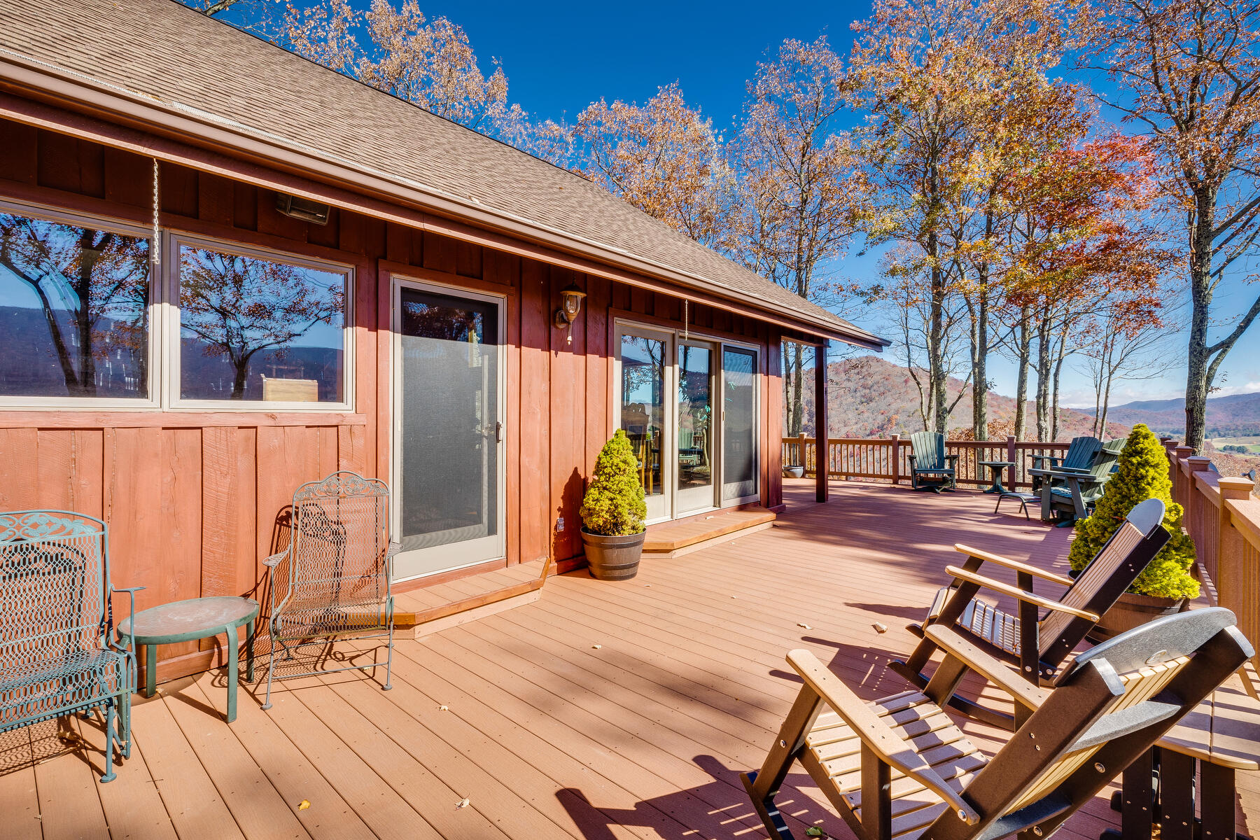 2064 South Fork Road Marion, VA 24354 - Photo 12 of 96 012