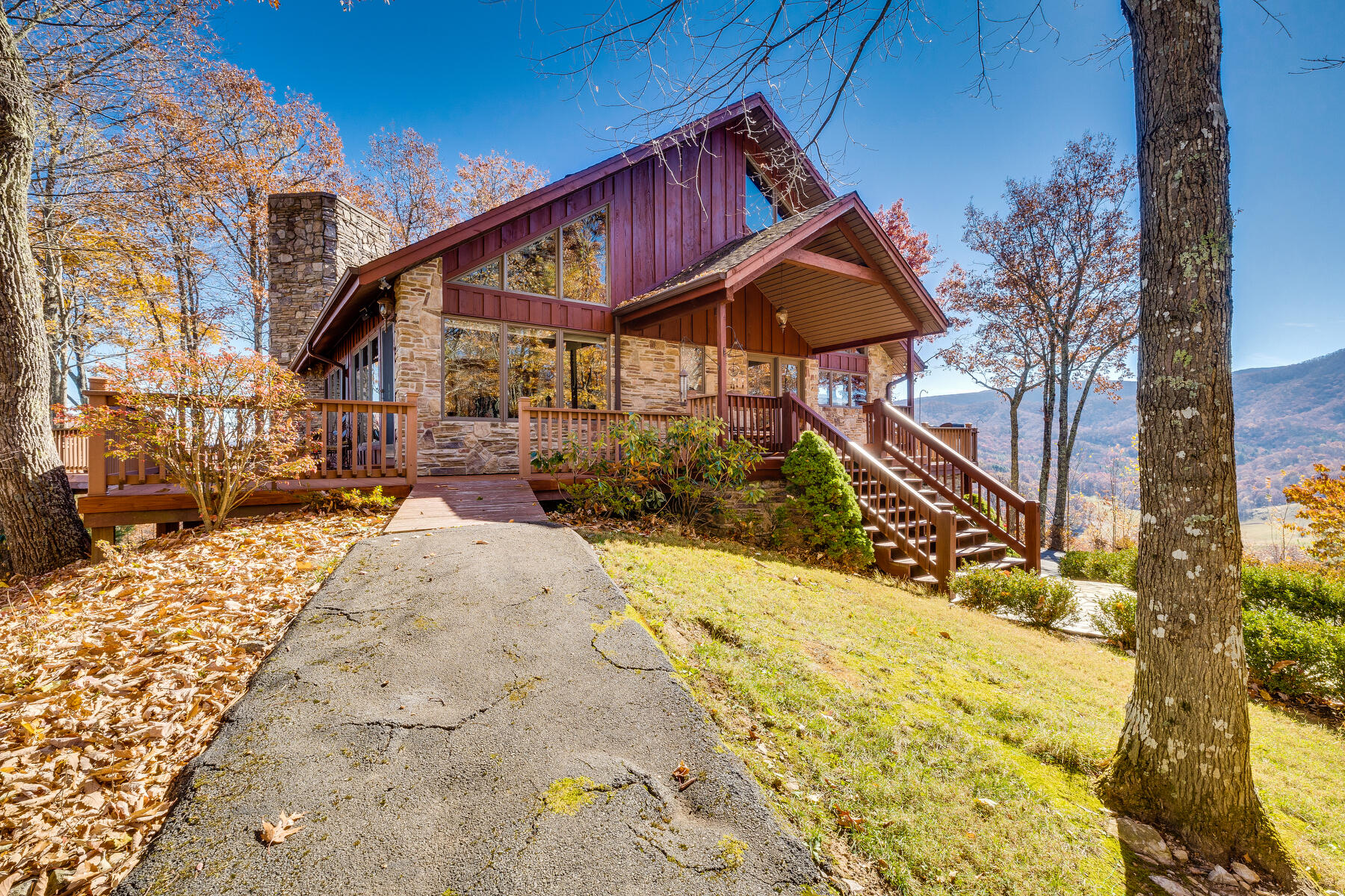 2064 South Fork Road Marion, VA 24354 - Photo 2 of 96 002