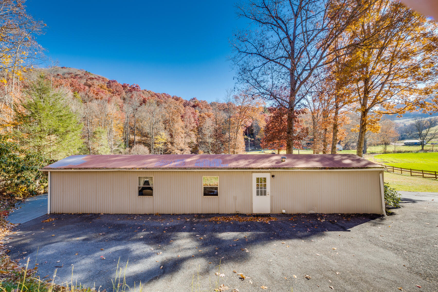 2064 South Fork Road Marion, VA 24354 - Photo 50 of 96 051