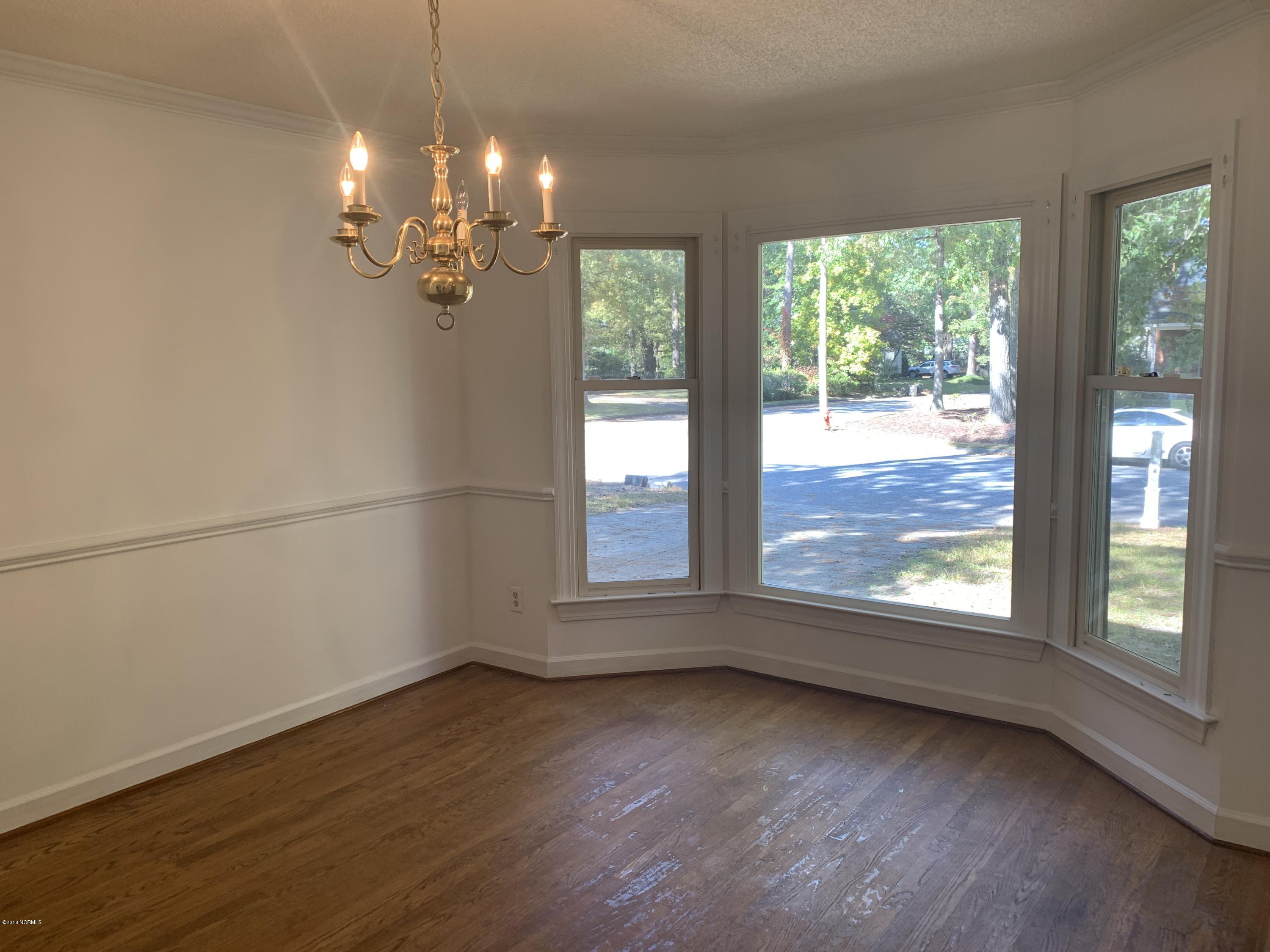 523 Kent Road Greenville, NC 27858 - Photo 6 of 17 Dining
