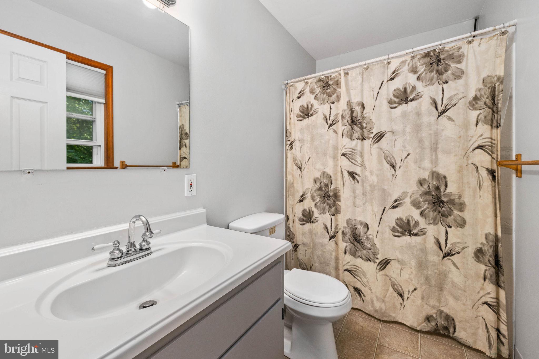 25 Sandy Ridge Court Fredericksburg, VA 22405 - Photo 28 of 36 Primary Bathroom