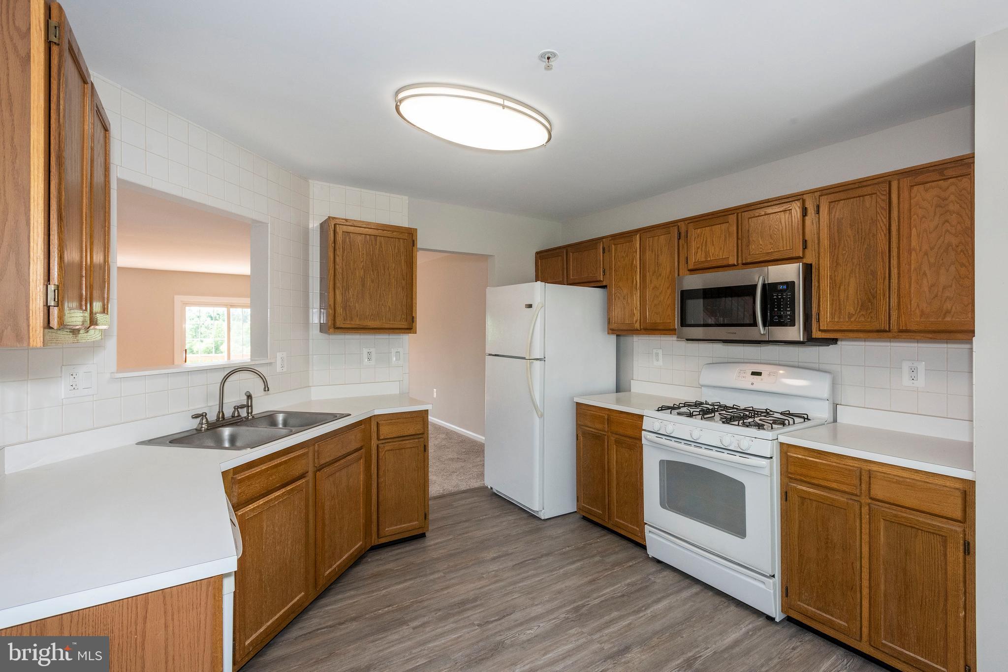 5505 Oberlin Place Frederick, MD 21703 - Photo 15 of 39 Large, eat in kitchen