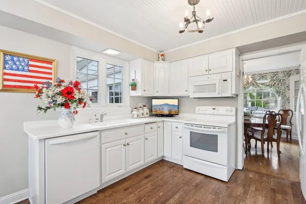 $949,000 | 840 Kurtis Drive, Elm Grove, WI 53122