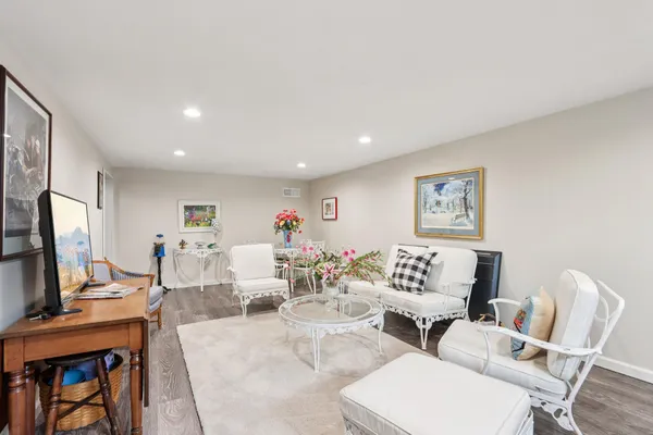 $949,000 | 840 Kurtis Drive, Elm Grove, WI 53122