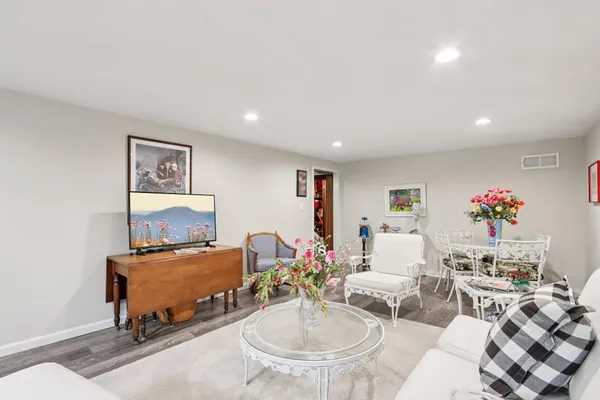 $949,000 | 840 Kurtis Drive, Elm Grove, WI 53122