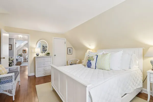 $949,000 | 840 Kurtis Drive, Elm Grove, WI 53122