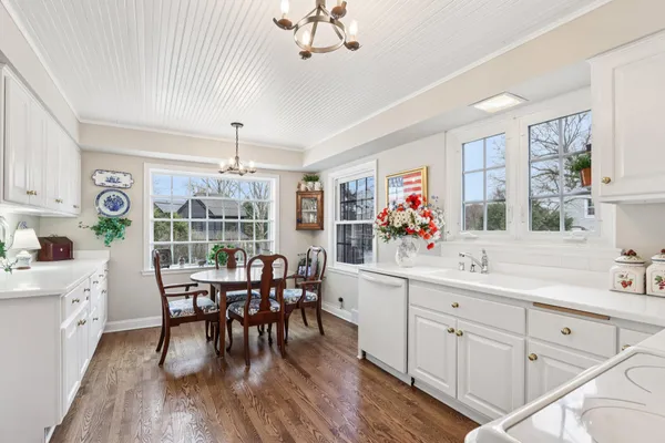 $949,000 | 840 Kurtis Drive, Elm Grove, WI 53122