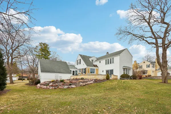 $949,000 | 840 Kurtis Drive, Elm Grove, WI 53122