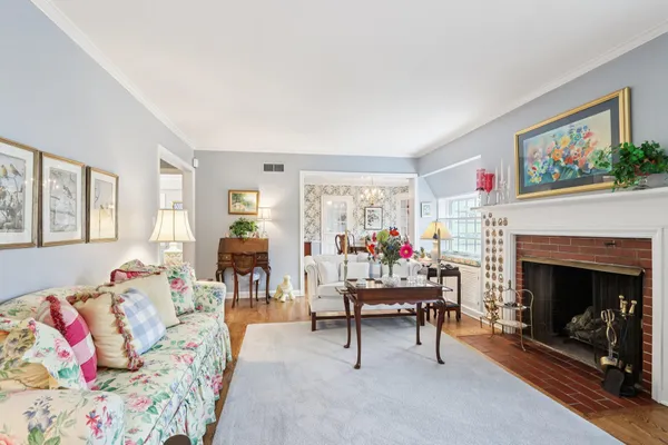 $949,000 | 840 Kurtis Drive, Elm Grove, WI 53122