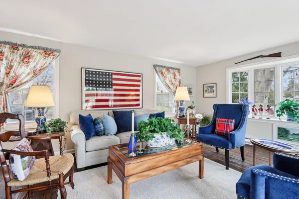 $949,000 | 840 Kurtis Drive, Elm Grove, WI 53122