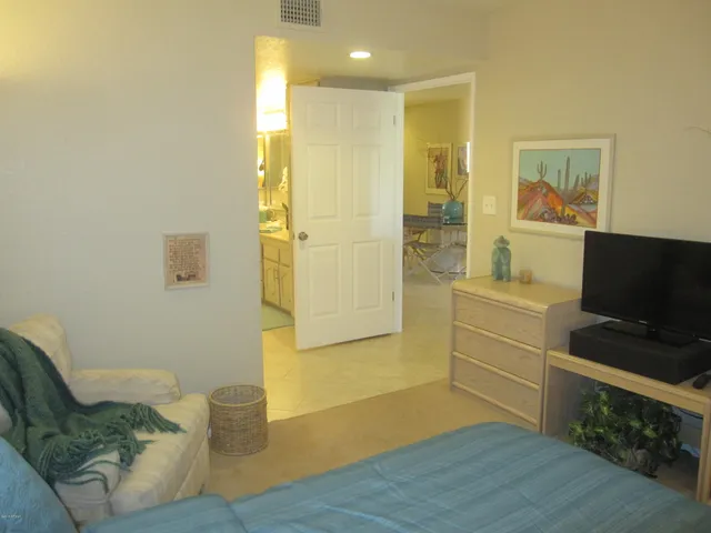 $2,650 | 12212 North Paradise Village Parkway West, Unit 412C, Phoenix, AZ 85032