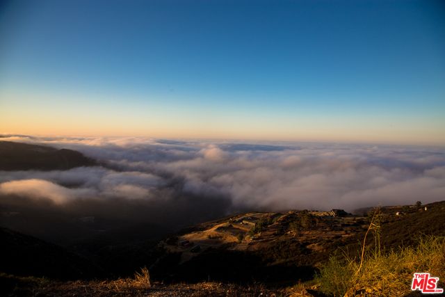 $22,000,000 | 9950 Cotharin Road, Malibu, CA 90265